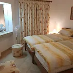 Casa Anna Del Rey. Sth.faceing With Free Wifi. דירה *